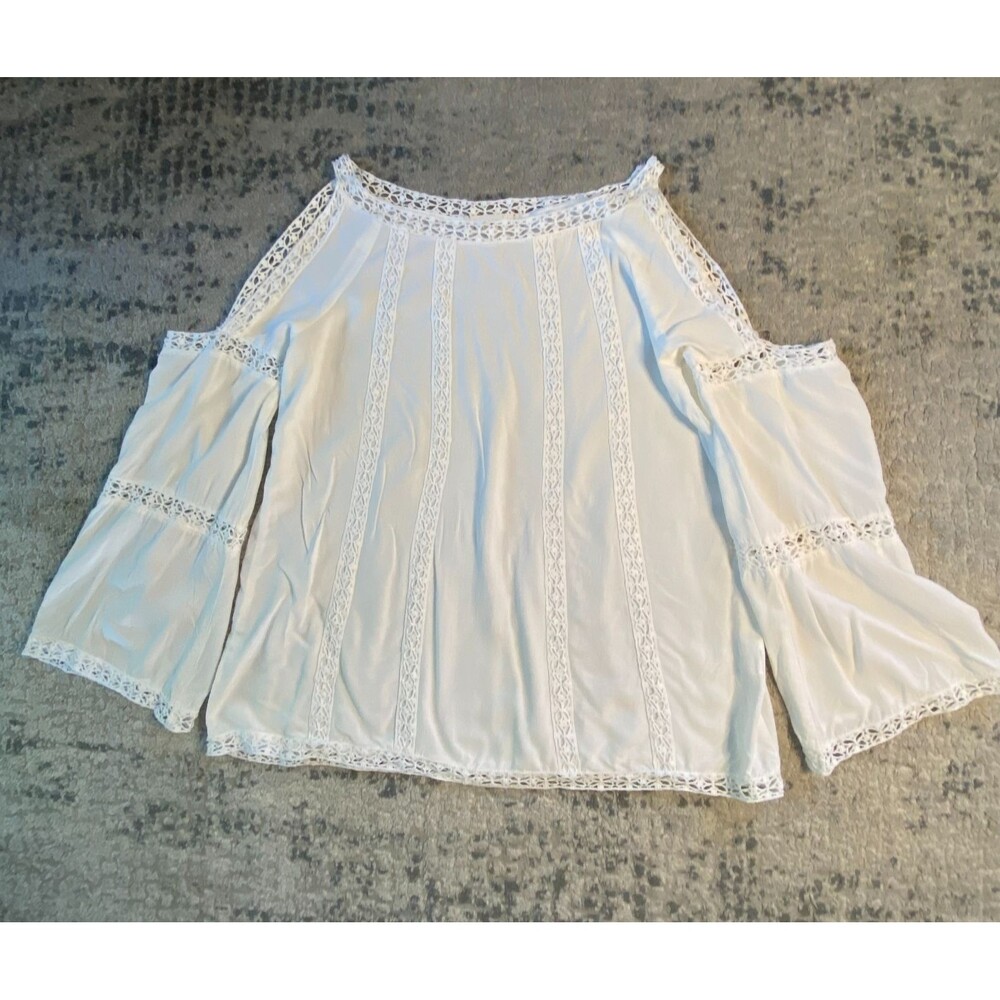 Luna Moon Womens M White Cold Shoulder Bell Sleeve Lace Trim Boho Blouse